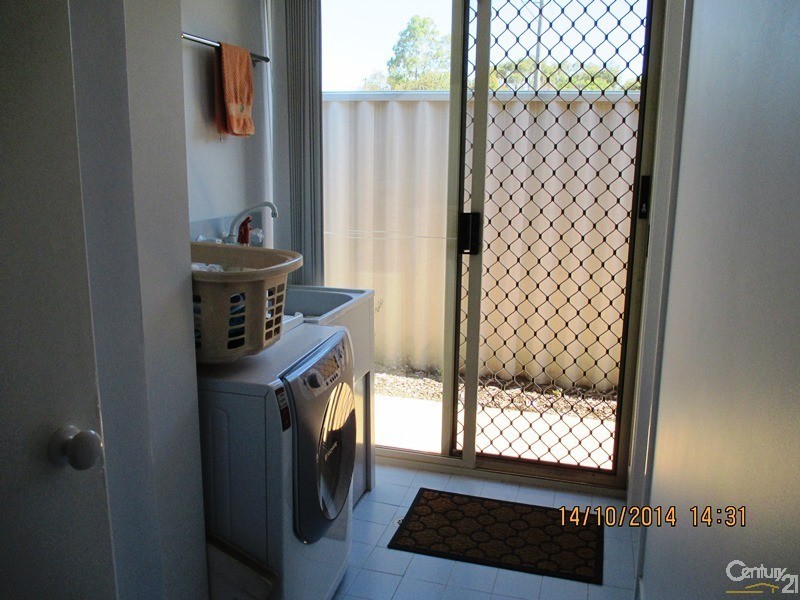 4 Torrens Place, Greenfields WA 6210