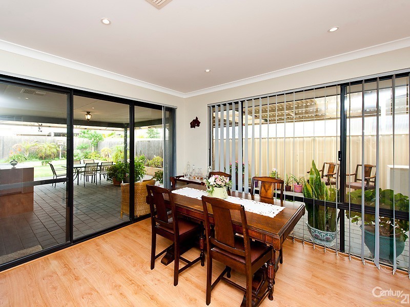 13 Chalice Rise, Lakelands WA 6180