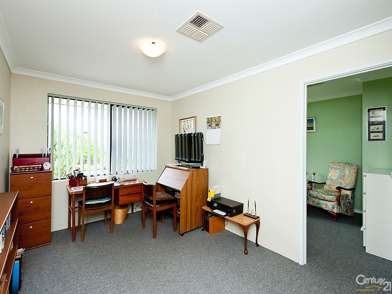 13 Chalice Rise, Lakelands WA 6180