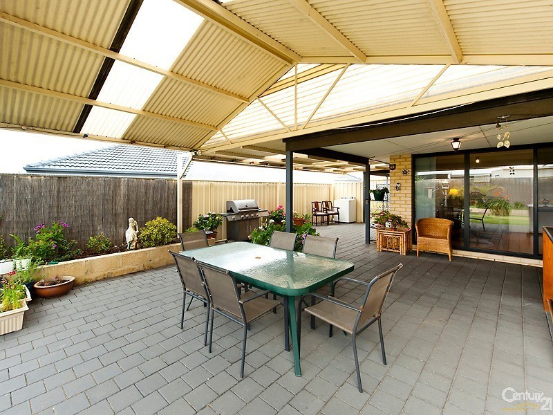 13 Chalice Rise, Lakelands WA 6180