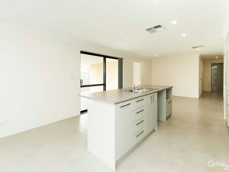 19 Dutton Gardens, South Yunderup WA 6208