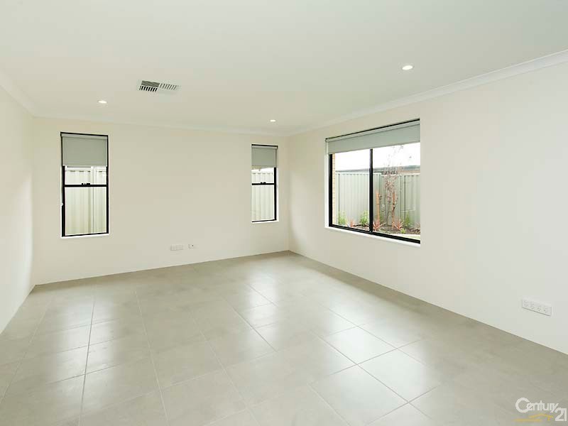 19 Dutton Gardens, South Yunderup WA 6208