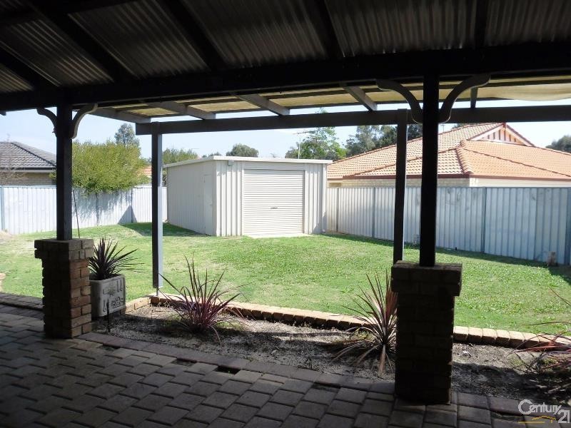 5 Medford Court, Meadow Springs WA 6210