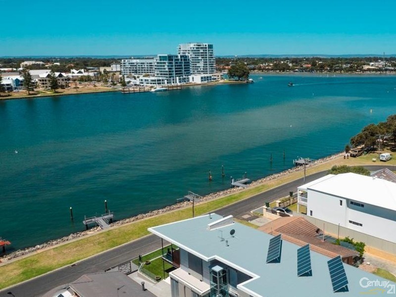 6 Fairbridge Road, Halls Head WA 6210