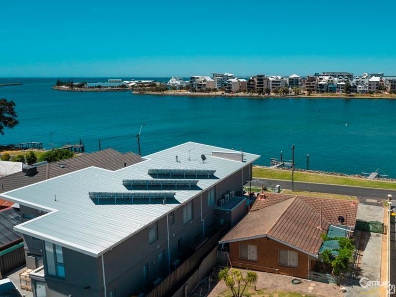 6 Fairbridge Road, Halls Head WA 6210