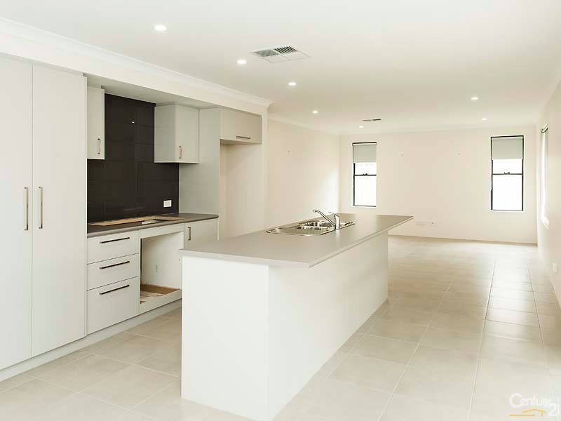 19 Dutton Gardens, South Yunderup WA 6208