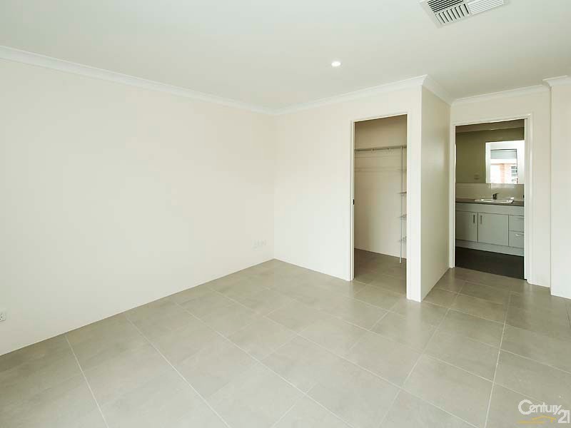 19 Dutton Gardens, South Yunderup WA 6208