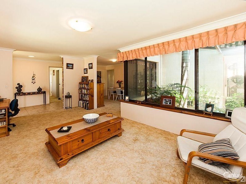 50 Janis Street, Halls Head WA 6210