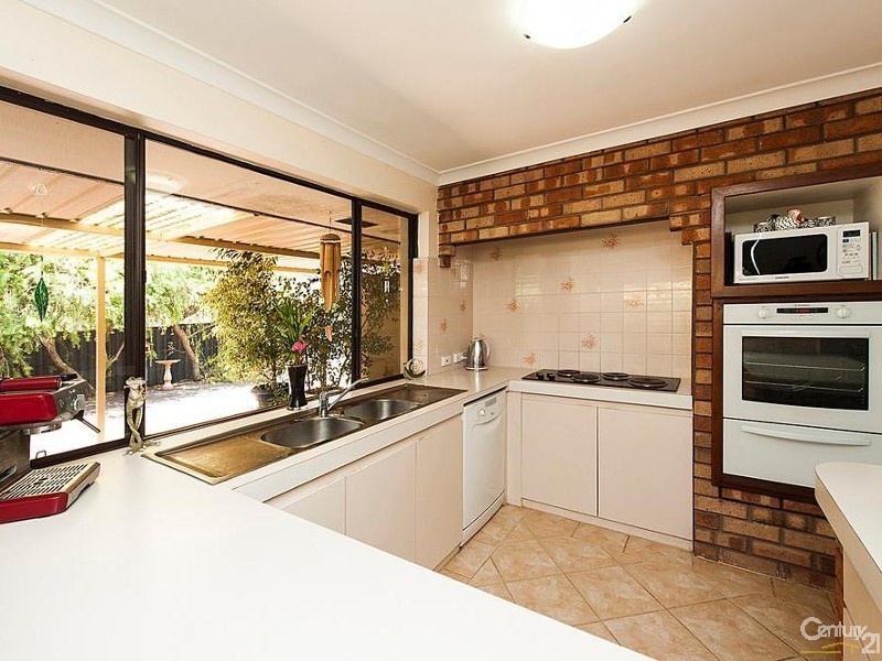 50 Janis Street, Halls Head WA 6210