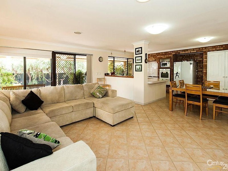 50 Janis Street, Halls Head WA 6210