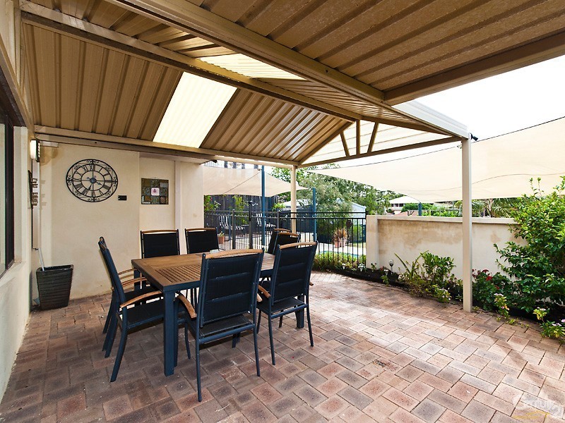 50 Janis Street, Halls Head WA 6210