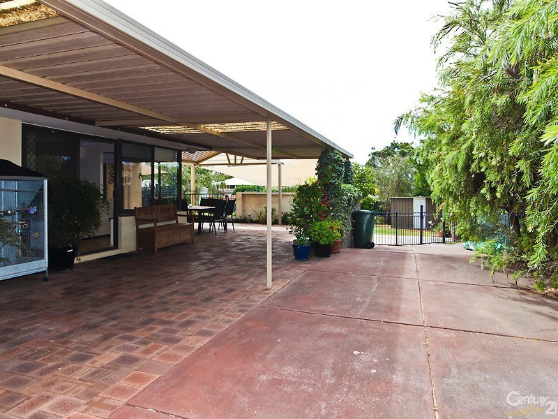 50 Janis Street, Halls Head WA 6210