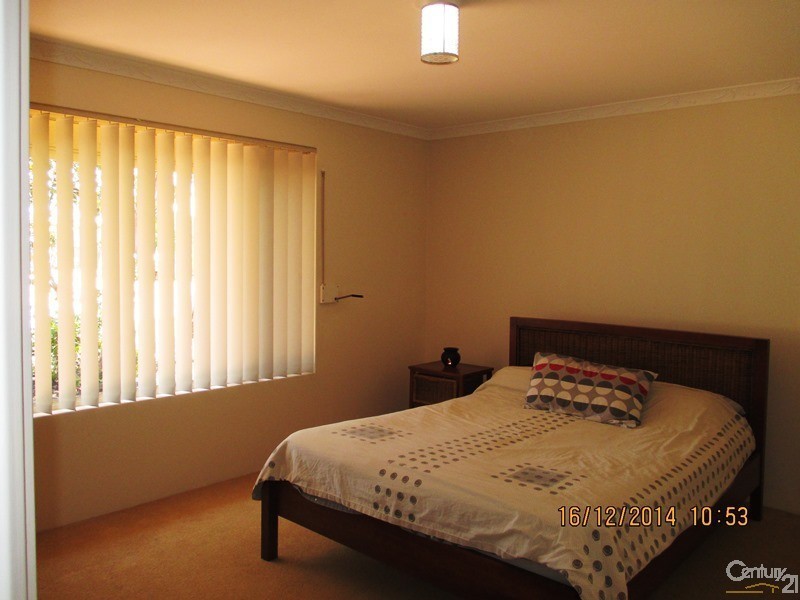 36 Floribunda Avenue, Halls Head WA 6210