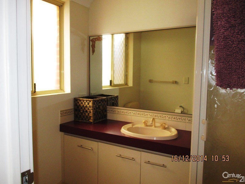 36 Floribunda Avenue, Halls Head WA 6210