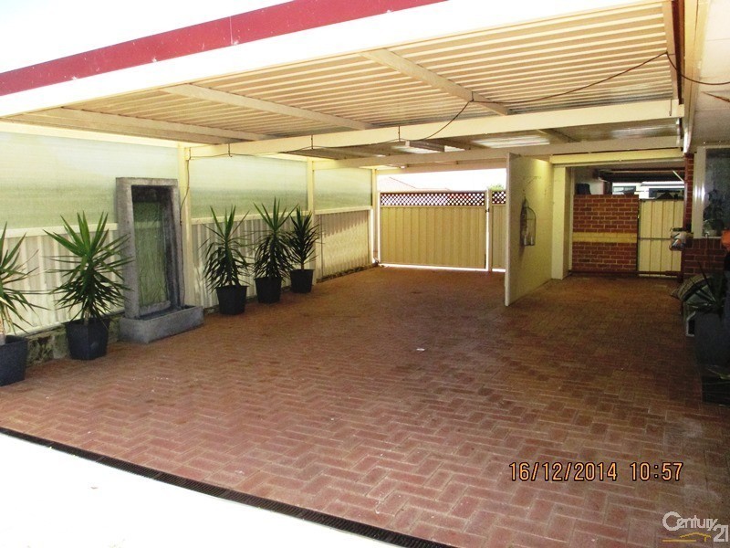 36 Floribunda Avenue, Halls Head WA 6210