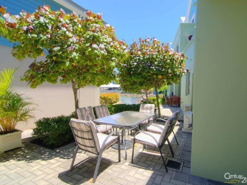 11/20 Apollo Place, Halls Head WA 6210