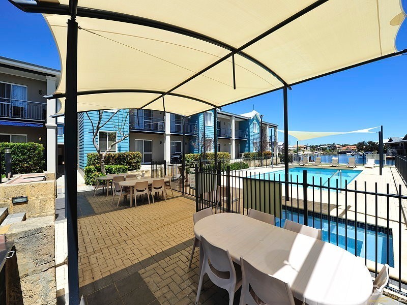 11/20 Apollo Place, Halls Head WA 6210