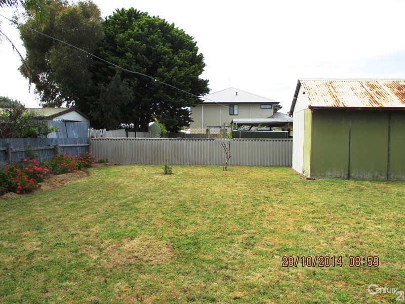 12 Loxton Street, Dudley Park WA 6210