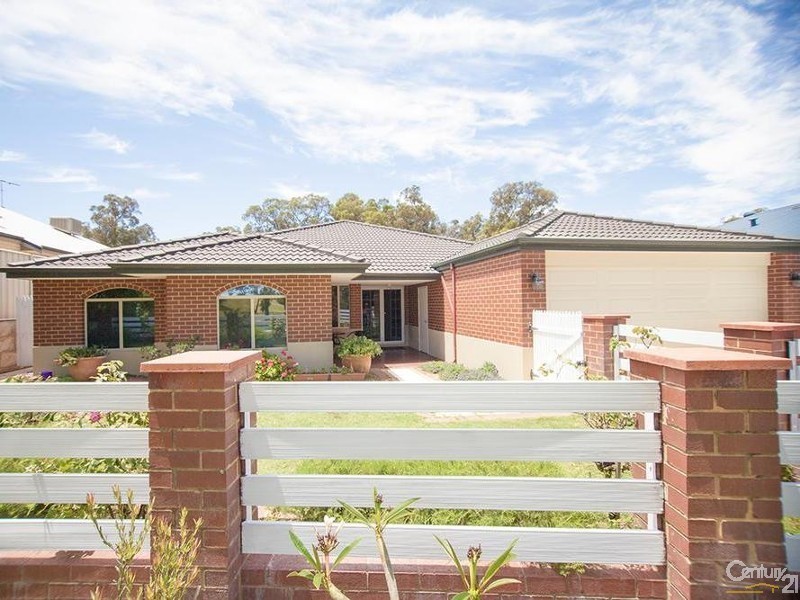 19 Ballard Meander, Lakelands WA 6180