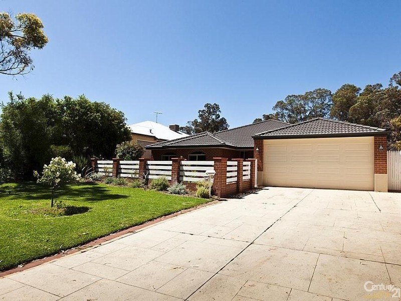 19 Ballard Meander, Lakelands WA 6180