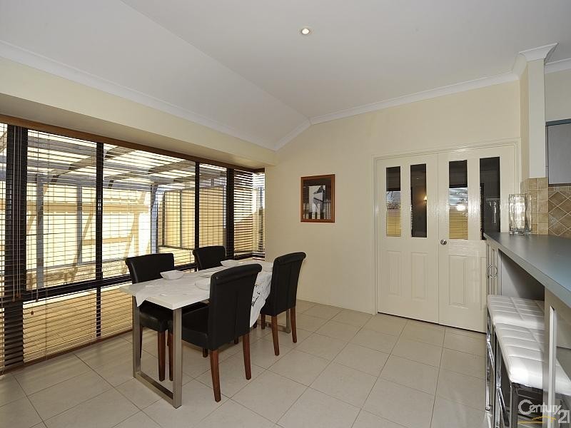 4 Sefton Court, Silver Sands WA 6210