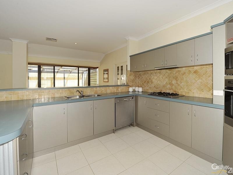 4 Sefton Court, Silver Sands WA 6210