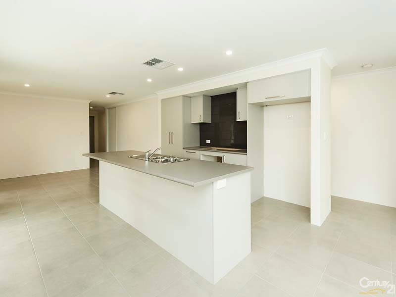 19 Dutton Gardens, South Yunderup WA 6208
