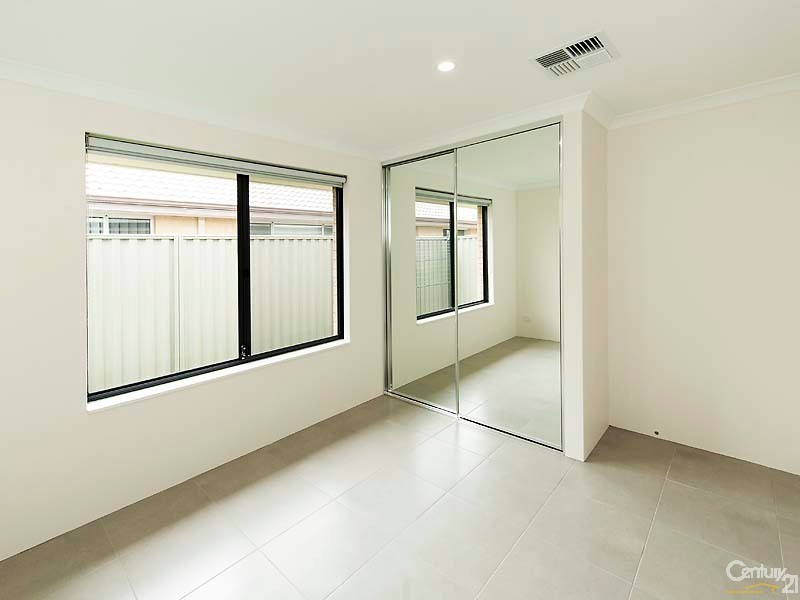 19 Dutton Gardens, South Yunderup WA 6208