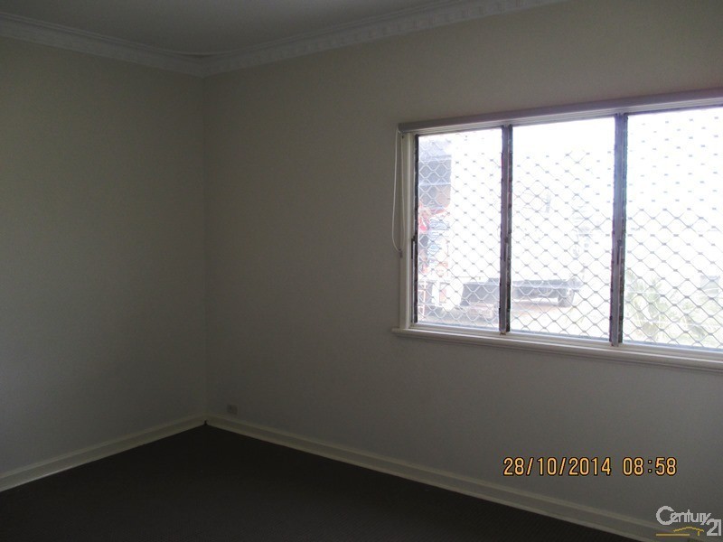 12 Loxton Street, Dudley Park WA 6210