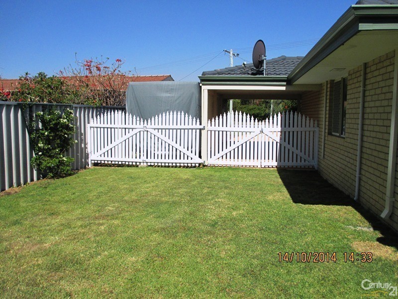 4 Torrens Place, Greenfields WA 6210