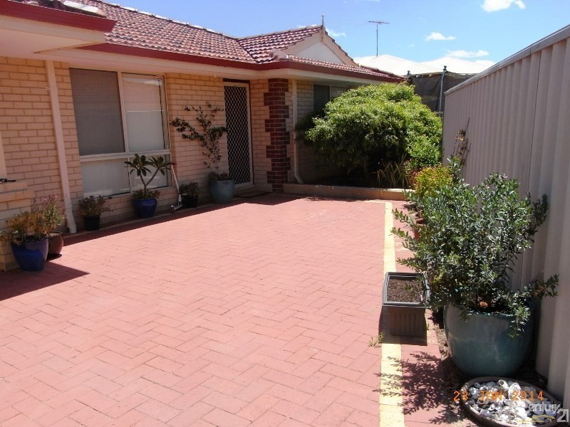 37B Admiralty Crescent, Halls Head WA 6210