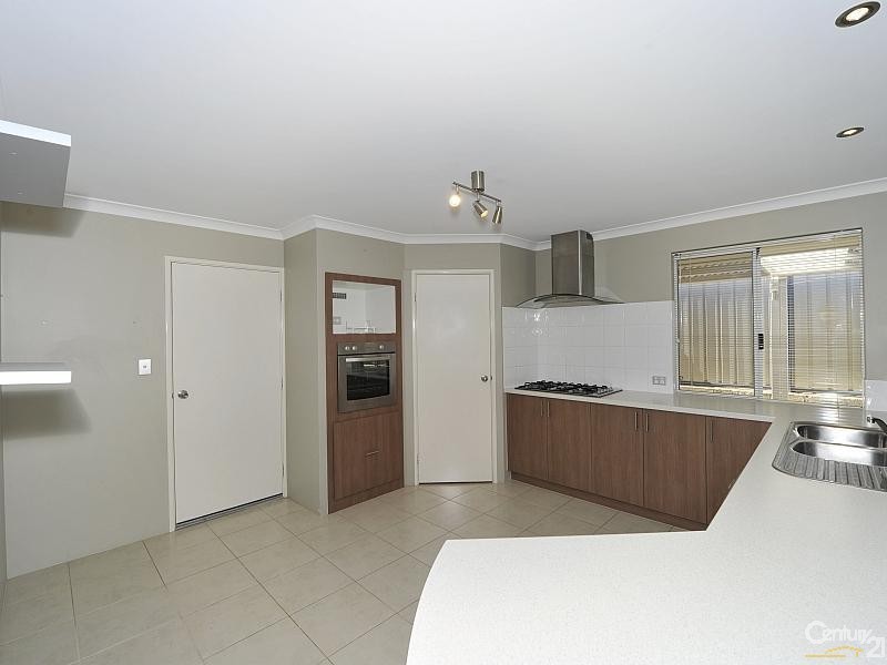 326 Pebble Beach Boulevard, Meadow Springs WA 6210