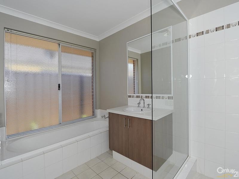 326 Pebble Beach Boulevard, Meadow Springs WA 6210