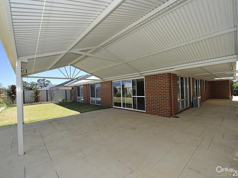 326 Pebble Beach Boulevard, Meadow Springs WA 6210