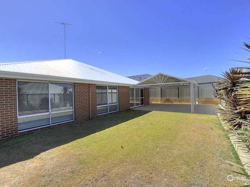 326 Pebble Beach Boulevard, Meadow Springs WA 6210