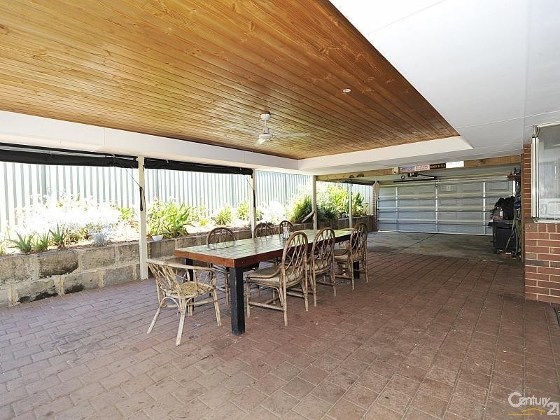 14 Satinash Retreat, Halls Head WA 6210