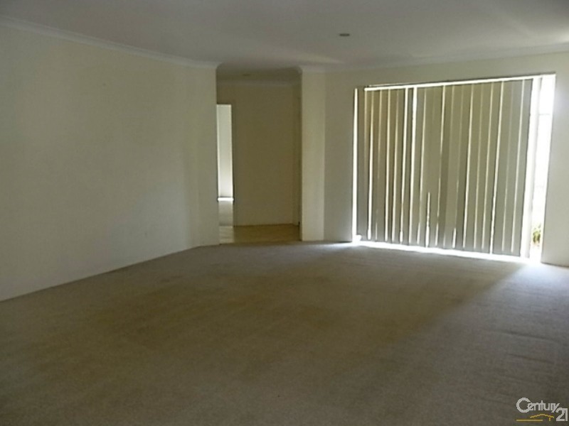 40 Ravendale Drive, Dudley Park WA 6210