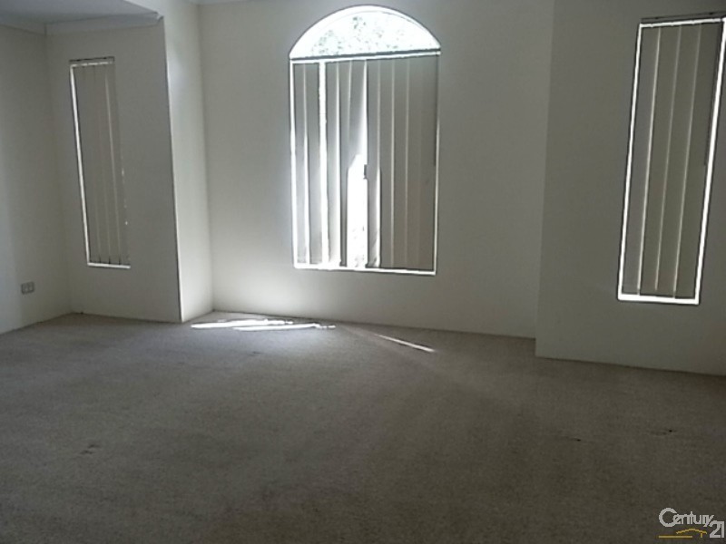 40 Ravendale Drive, Dudley Park WA 6210