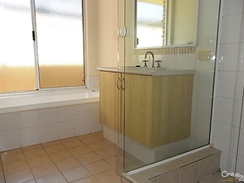 40 Ravendale Drive, Dudley Park WA 6210