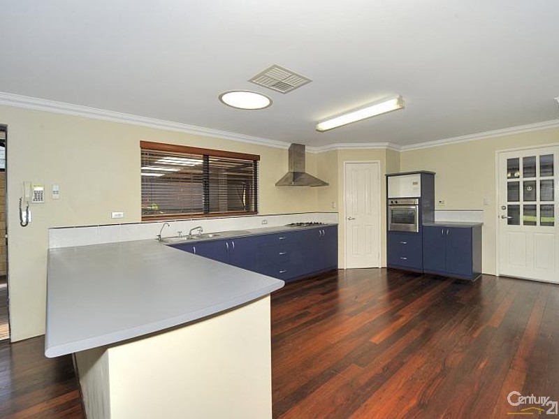 5 Lilly Pilly Lookout, Halls Head WA 6210