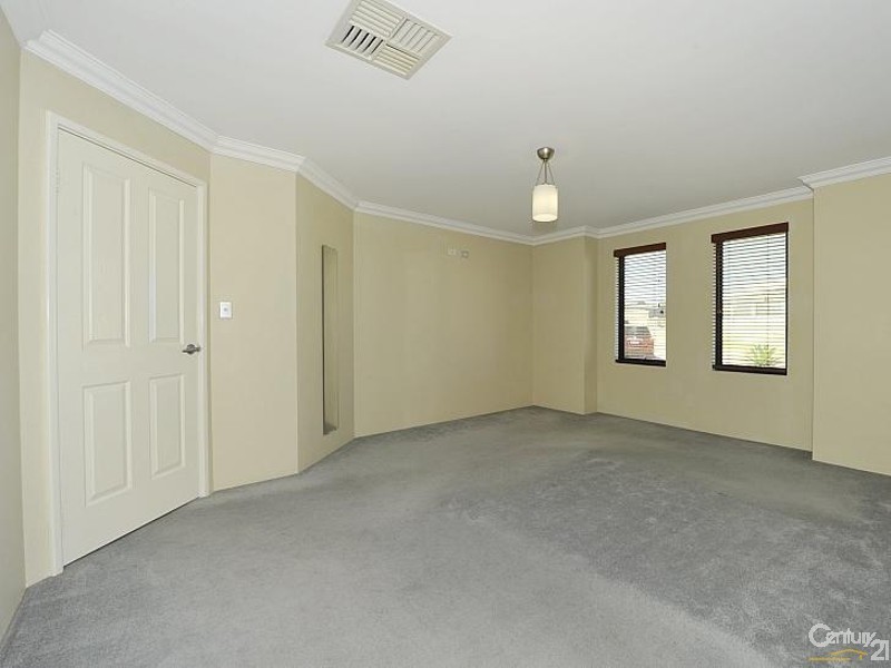 5 Lilly Pilly Lookout, Halls Head WA 6210