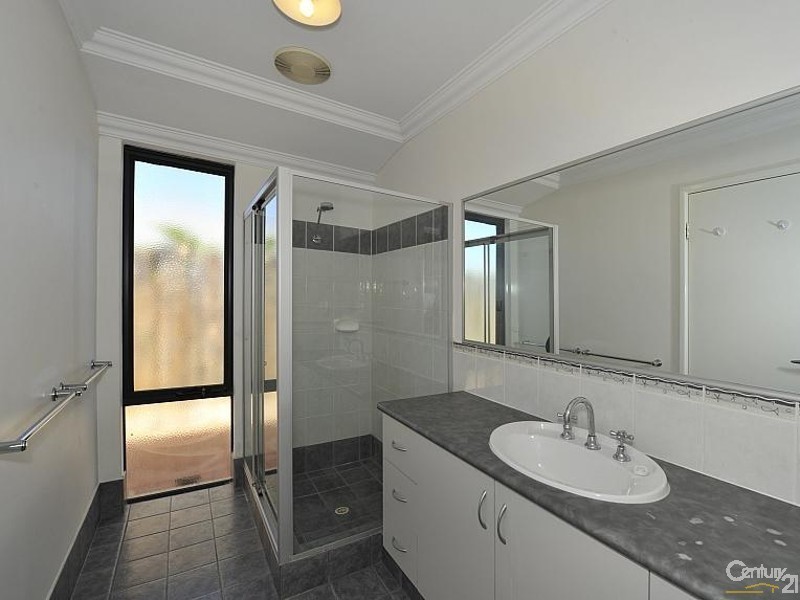 5 Lilly Pilly Lookout, Halls Head WA 6210