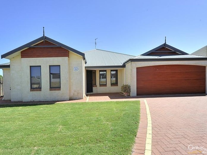 5 Lilly Pilly Lookout, Halls Head WA 6210