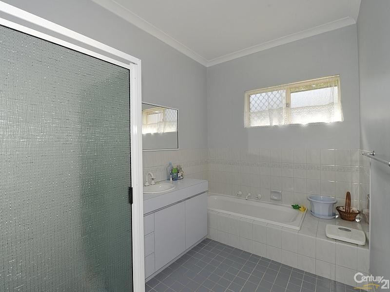 231 Tuart Grove Avenue, Lake Clifton WA 6215