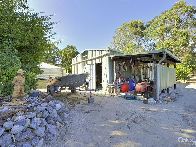 231 Tuart Grove Avenue, Lake Clifton WA 6215