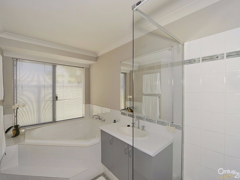 27 Brackenridge Ramble, Meadow Springs WA 6210