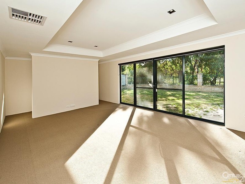 40 Bellavista Parade, Meadow Springs WA 6210