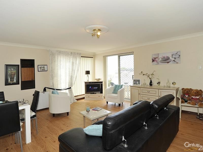 17/11 Leslie Street, Dudley Park WA 6210
