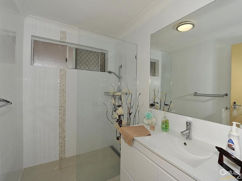 17/11 Leslie Street, Dudley Park WA 6210