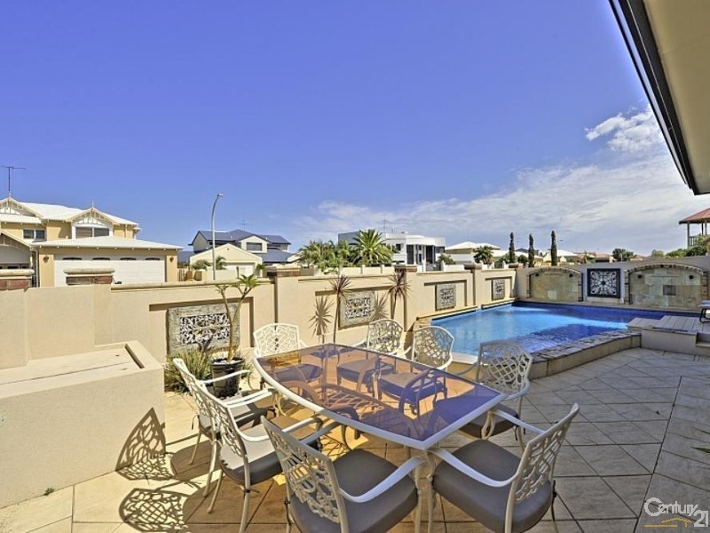 15 Ronsard Drive, San Remo WA 6210